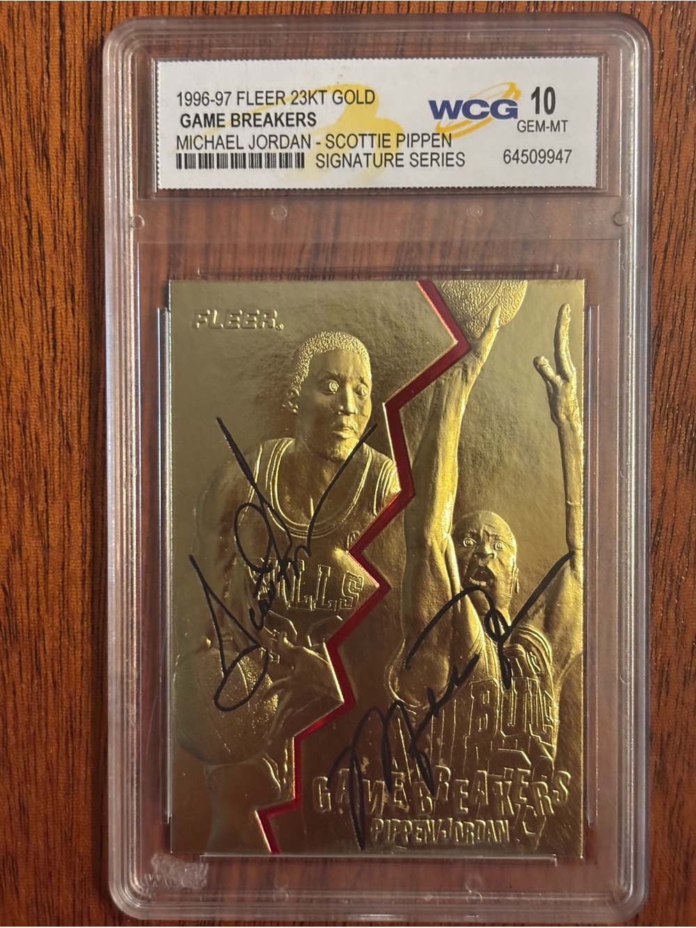 Fleer 1996-97 23KT Gold Game Breakers Jordan & Pippen Signature Series
10 GEM MT - Picture 7 of 9